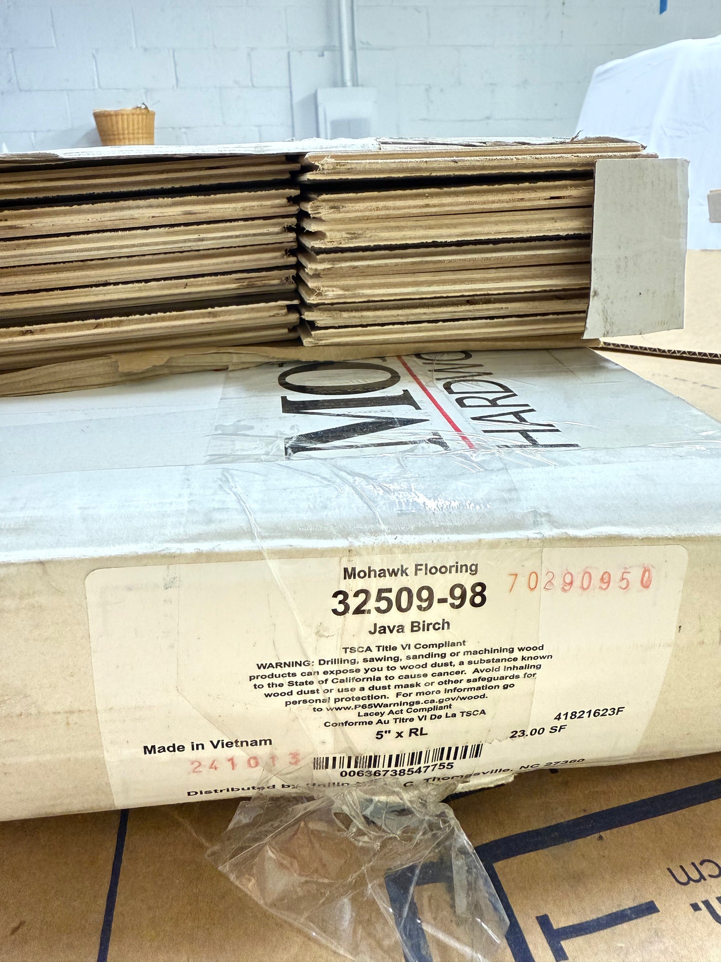 Mohawk Engineered Hardwood Flooring Java Birch 2 Boxes 32509-98 FFE-809