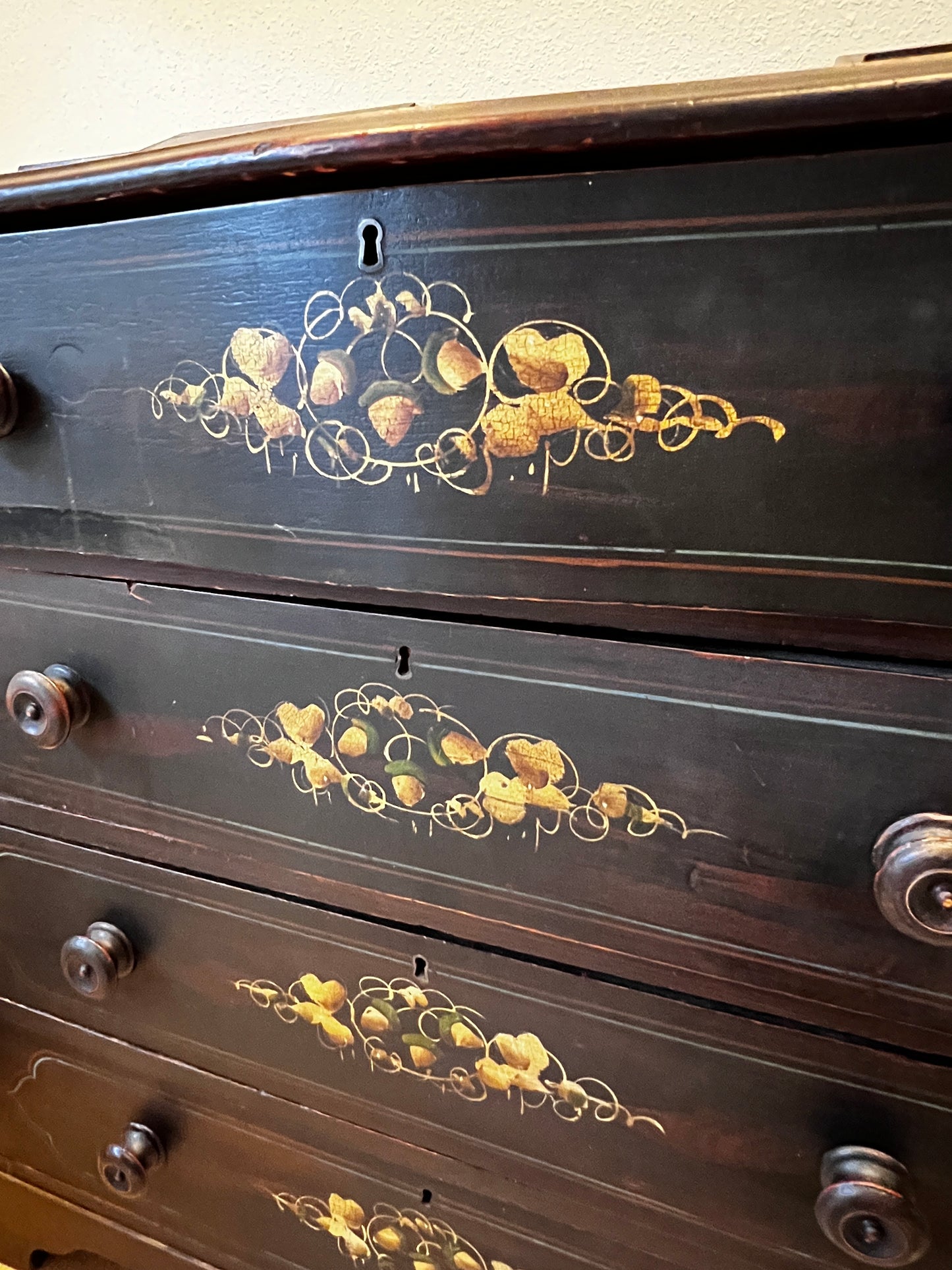 Antique 4 Drawer hand Painted Dresser w/2 Small Storage Compartments BG273-10