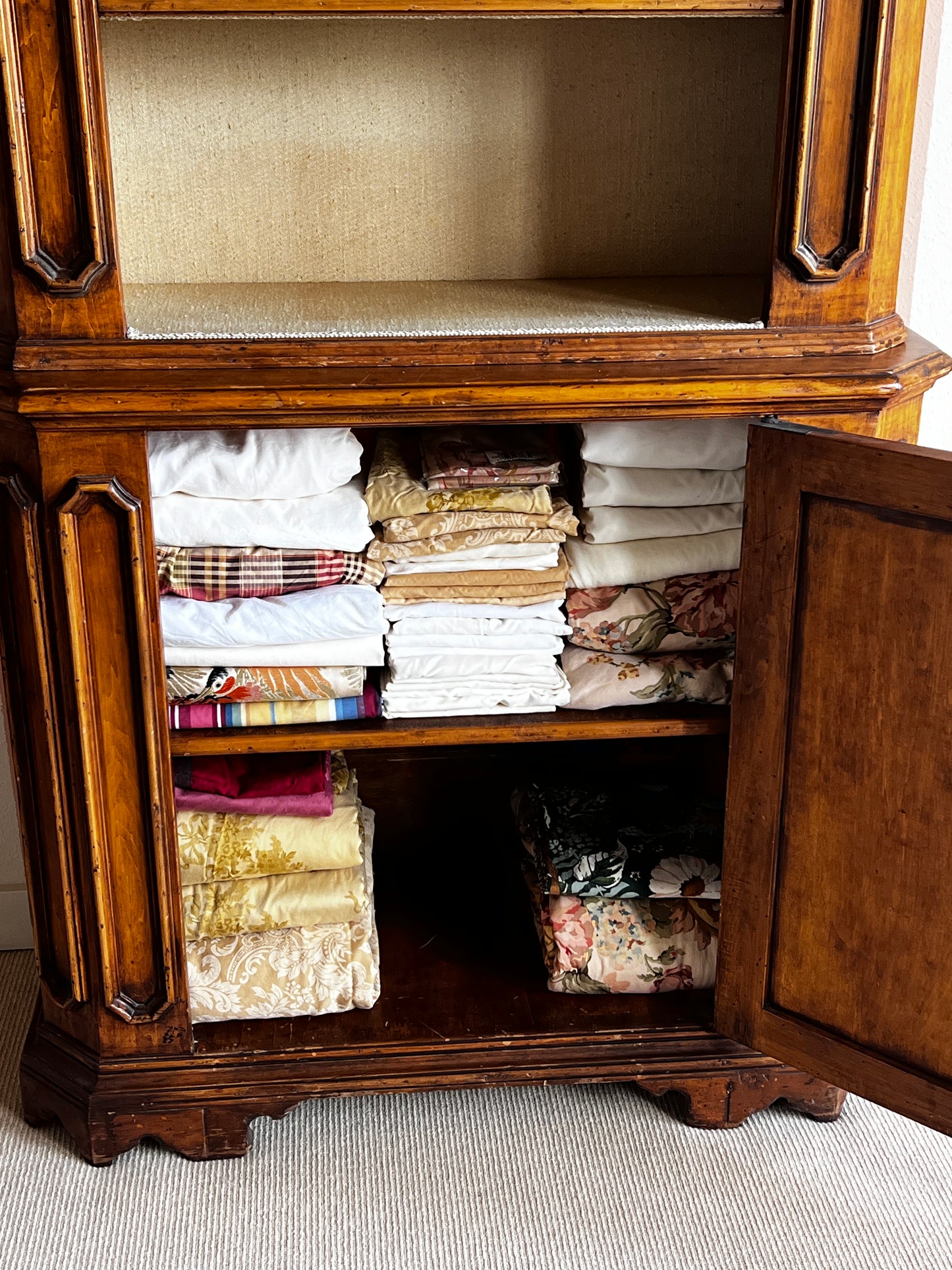 Antique Linen Lined Bookcase Cabinet BG273-15
