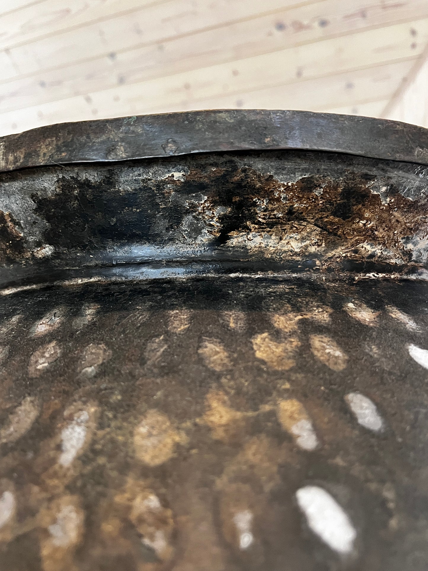 Hammered Metal Water Storage Pot BG273-26