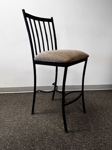 HobNob One Iron Counter Stool WDI224-7