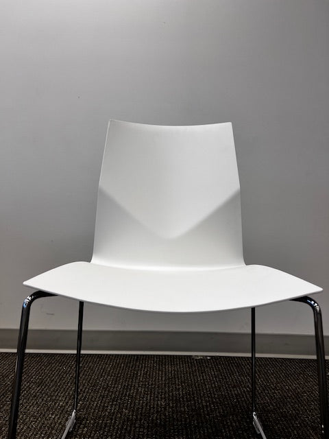 High Tower Strand + Hvass FourCast White Side Chair WDI224-13