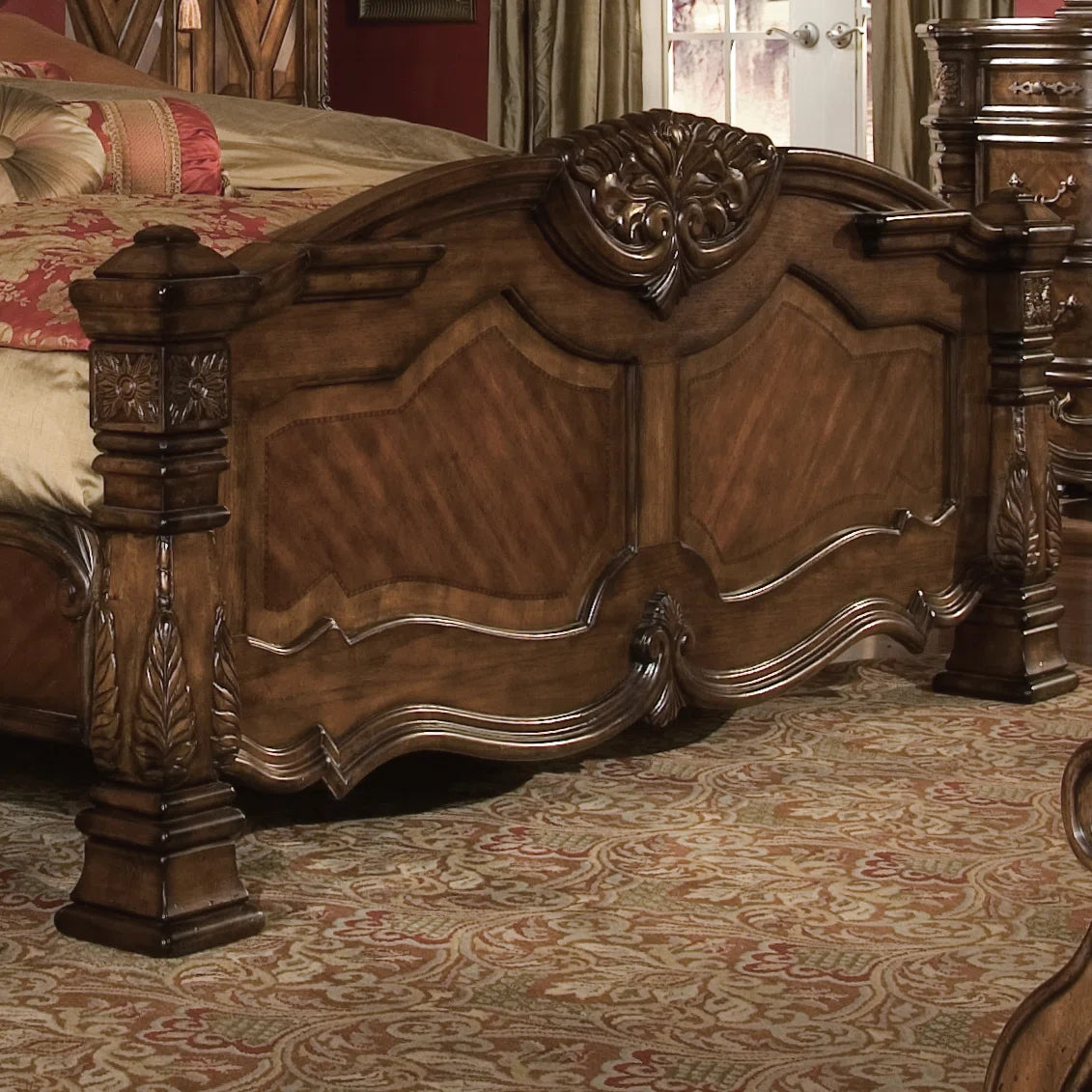 Michael Amini Windsor Court Mansion Panel Bed Footboard FFE-755
