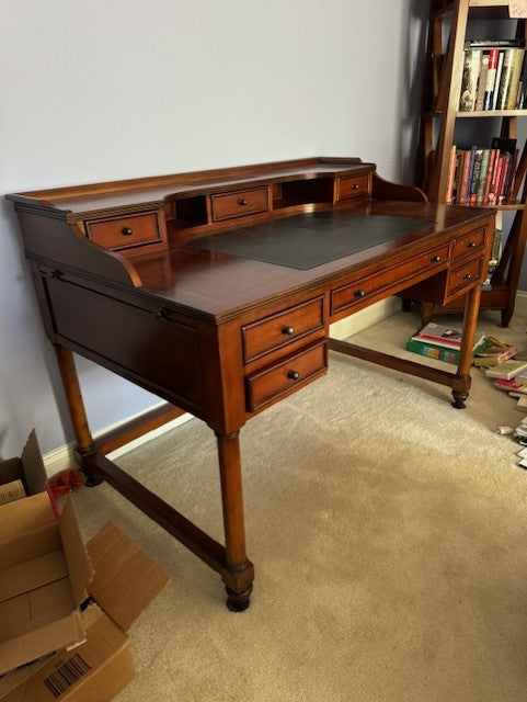 Vintage Desk w Hutch & Leather Writing Area KC236-9