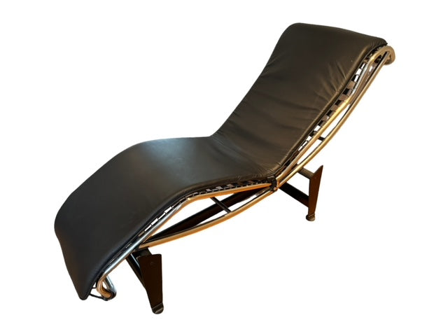 Le Corbusier LC4 Style Black Leather Chaise Chaise Longue Lounge KV232-71
