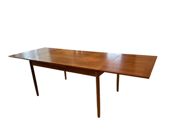 1960s Danish Teak Mid Century Modern Extension Dining Table KV232-17