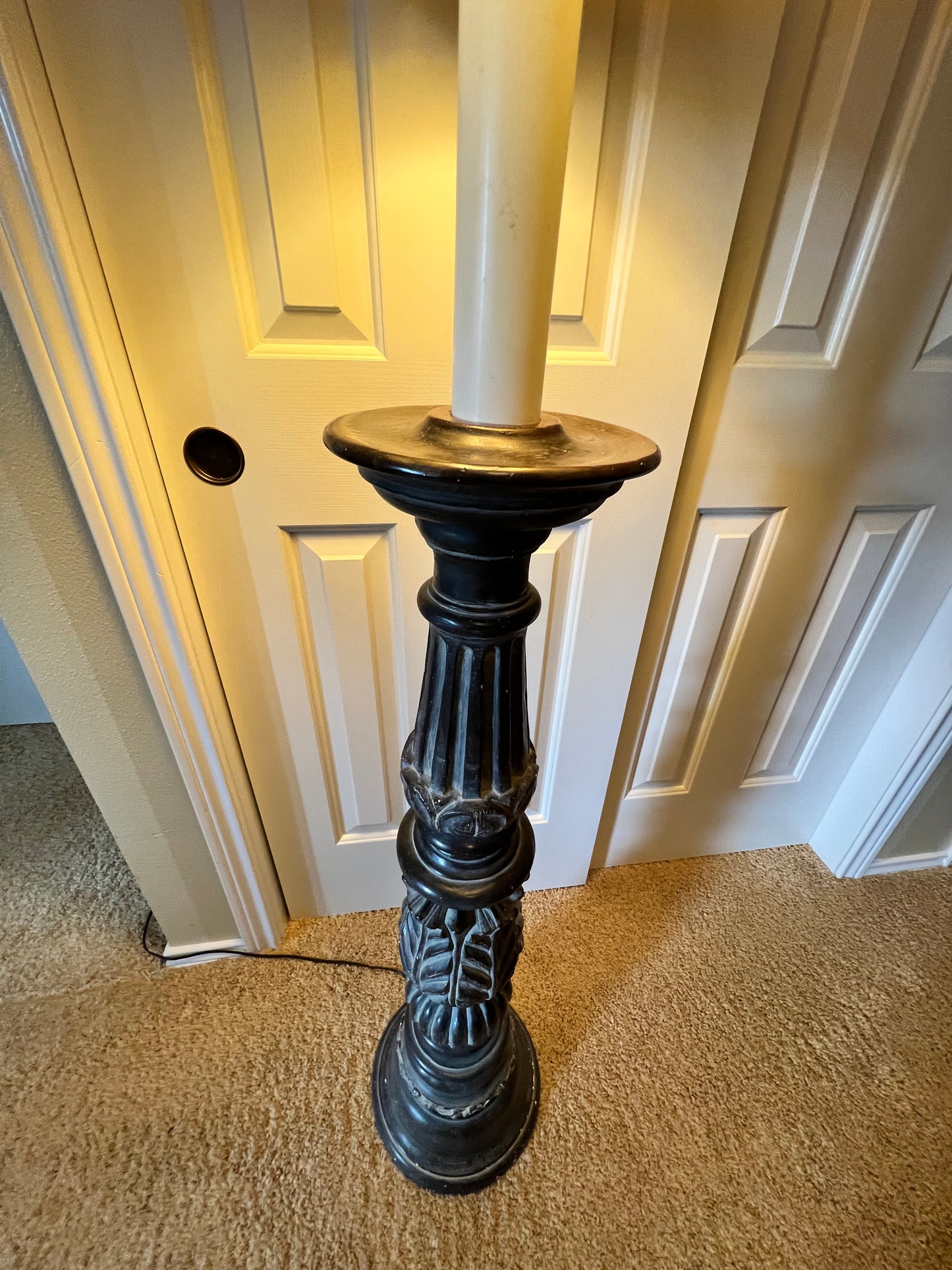 Traditional Acanthus Carved Column Floor Lamp PD138-26