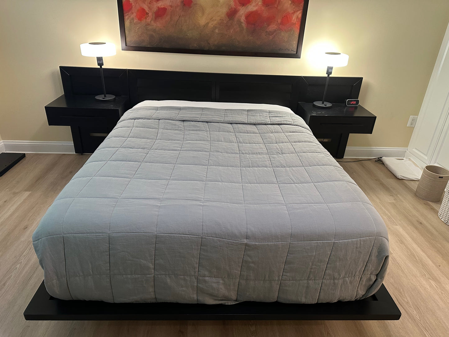 Copeland Furniture Moduluxe Platform Black Queen Bed w attached Nightstands LB-4