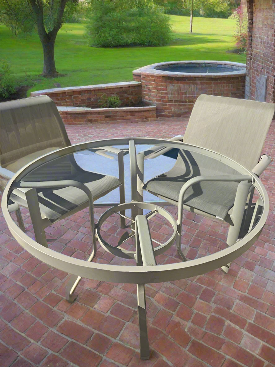 Winston Outdoor Antique Bisque 42 in Round Dining Table SH134-5