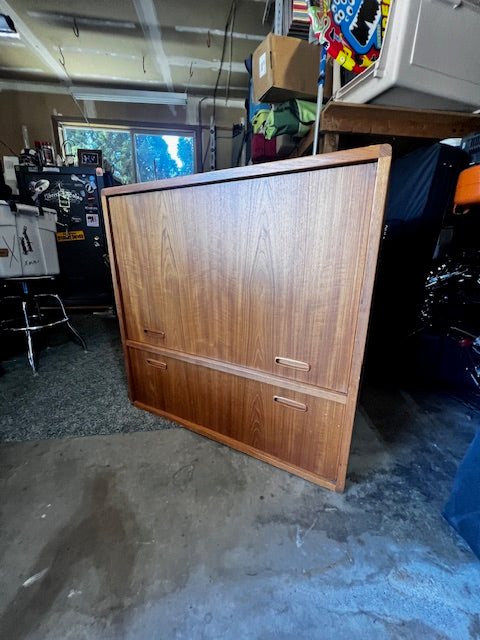 Mid Century Modern Teak Cabinet/TV Cabinet/Dry Bar DH250-1