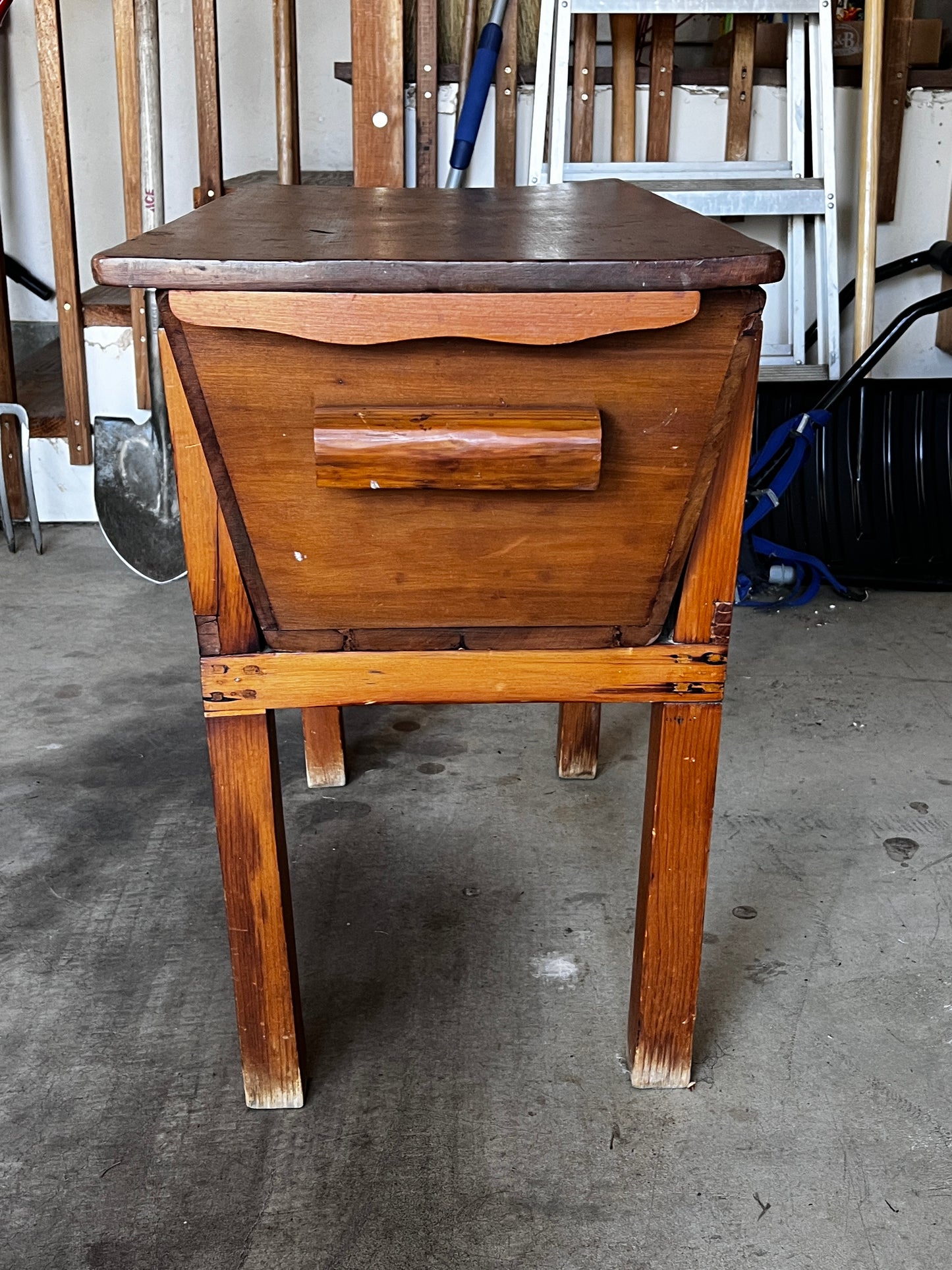 Antique Wood Dough Basket/Bin/ Bakers Box Flour Bin w Lift Lid JA254-3