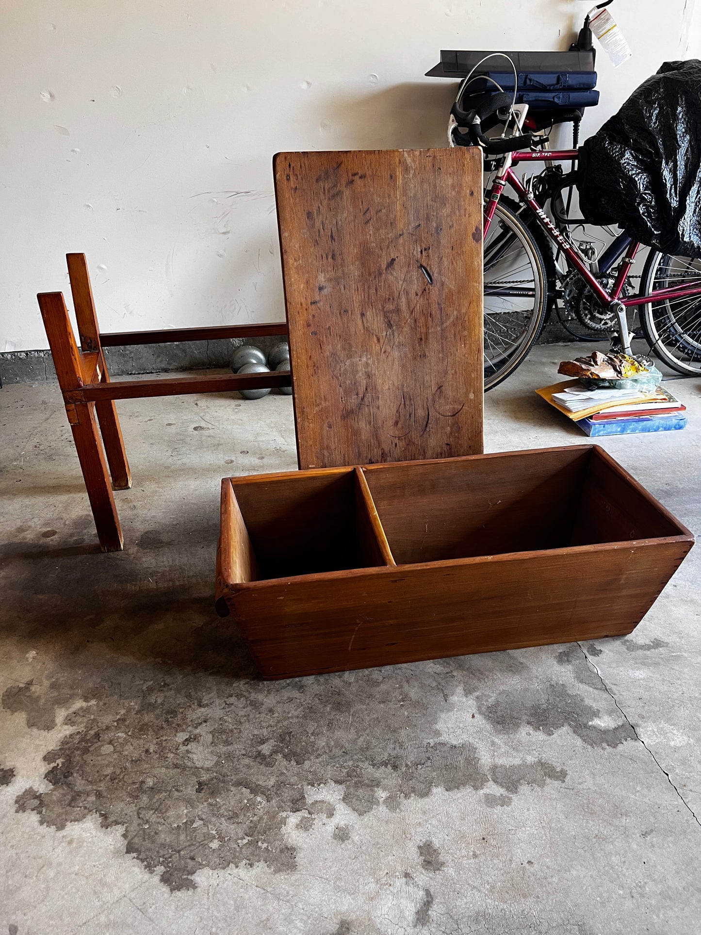 Antique Wood Dough Basket/Bin/ Bakers Box Flour Bin w Lift Lid JA254-3