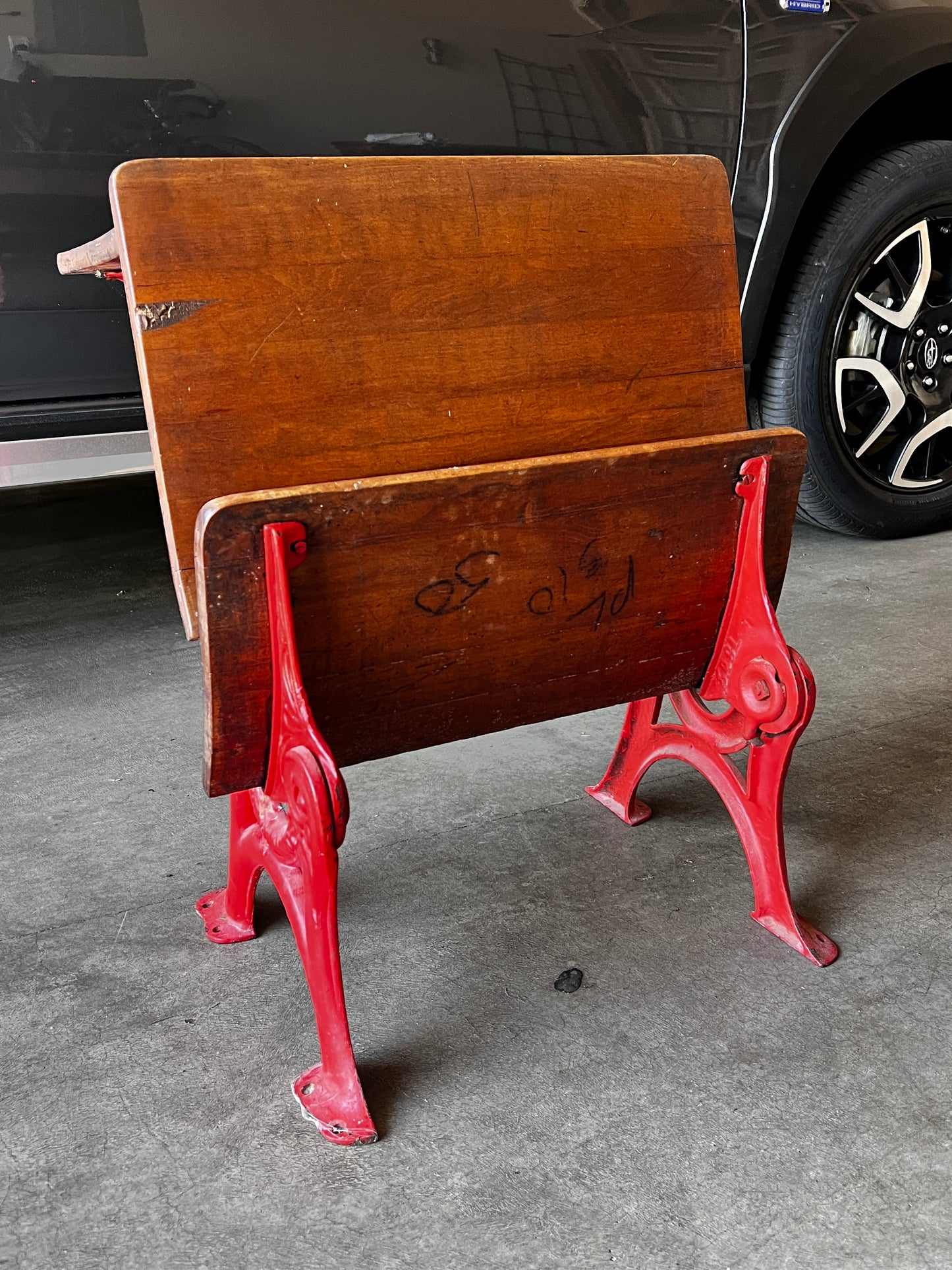 Antique 1920's Childrens School Desk w Cast Iron Sides JA254-4