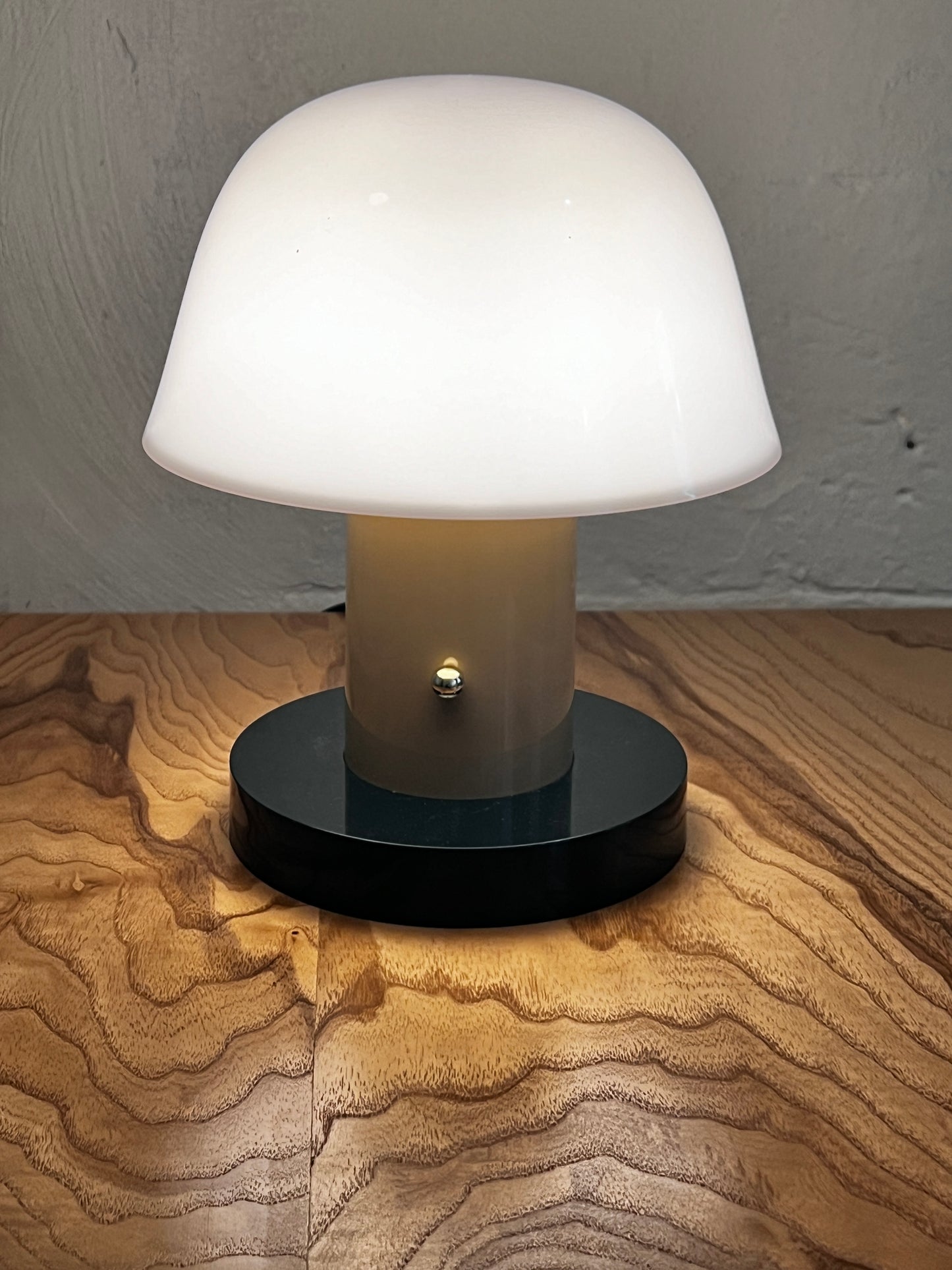 Tradition USB Mushroom Shade Touch Table Lamp AT257-14