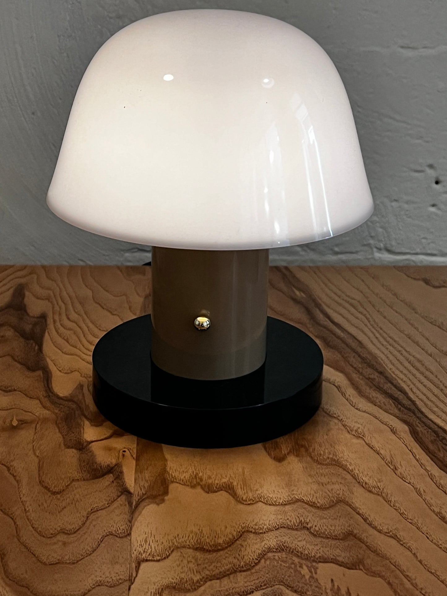 Tradition USB Mushroom Shade Touch Table Lamp AT257-14