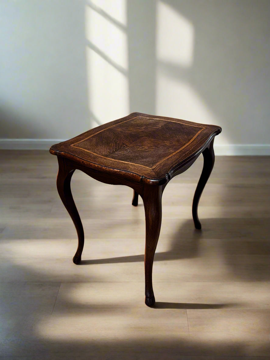 Antique Wood Scalloped Edge Side\End Table MF269-2