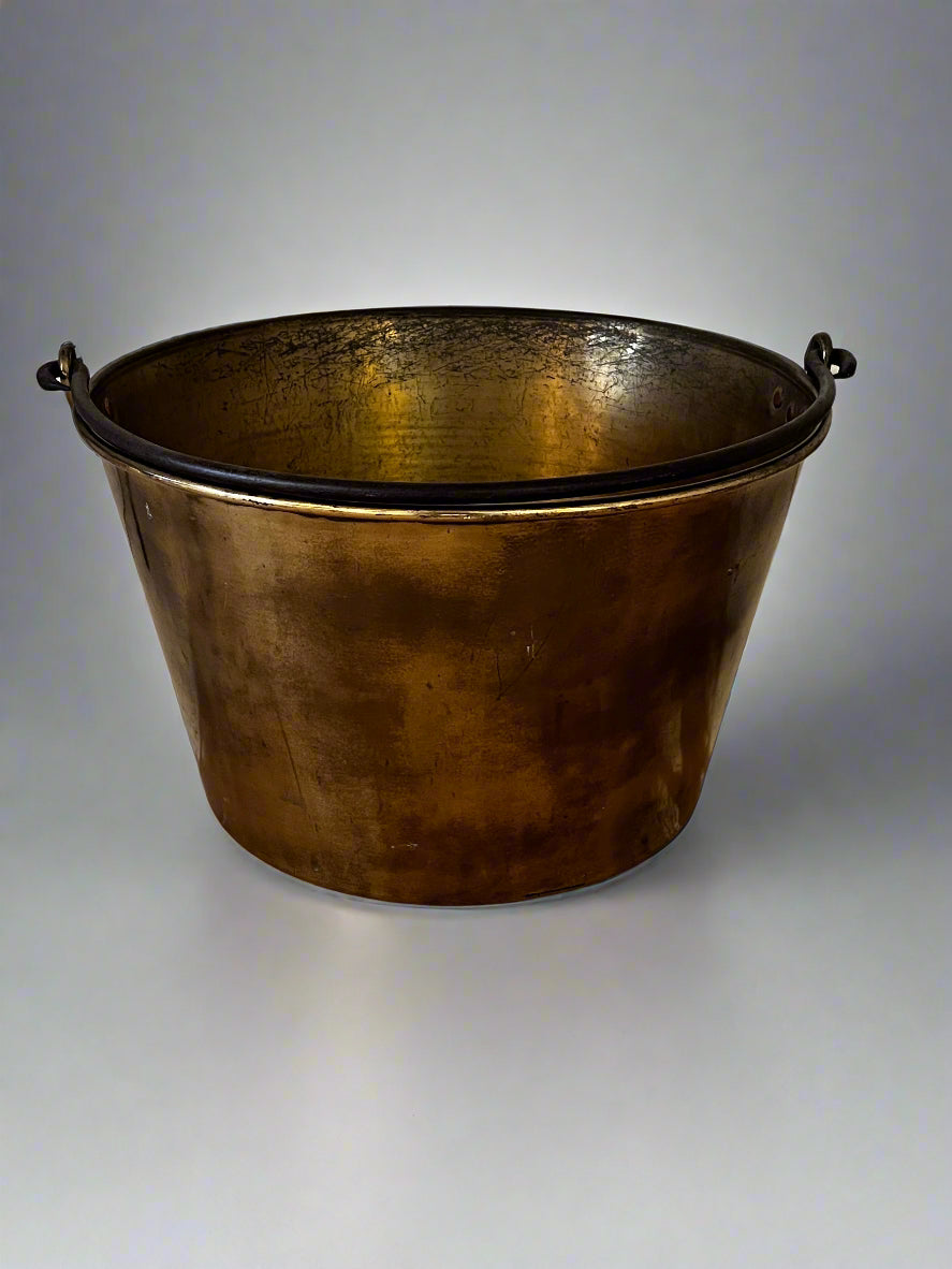 Antique Large Brass Handled Bucket/Pot MF269-4