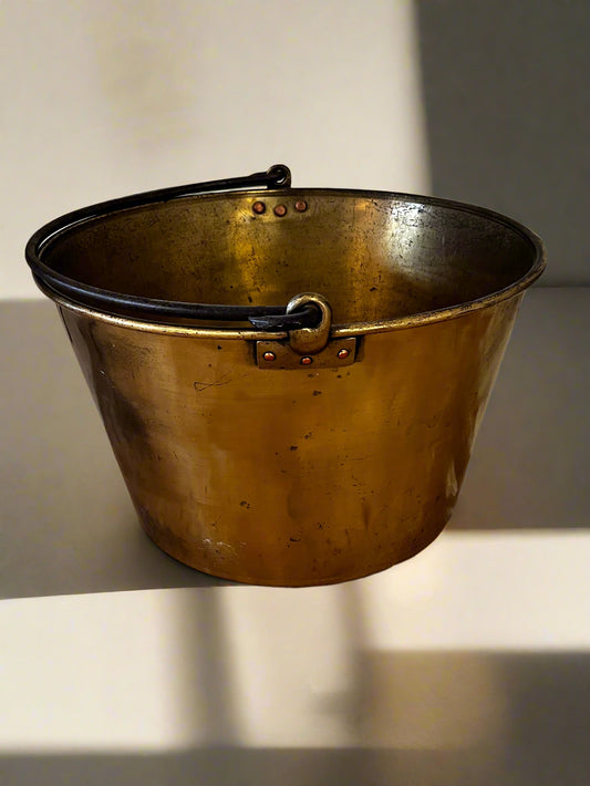 Antique Large Brass Handled Bucket/Pot MF269-4