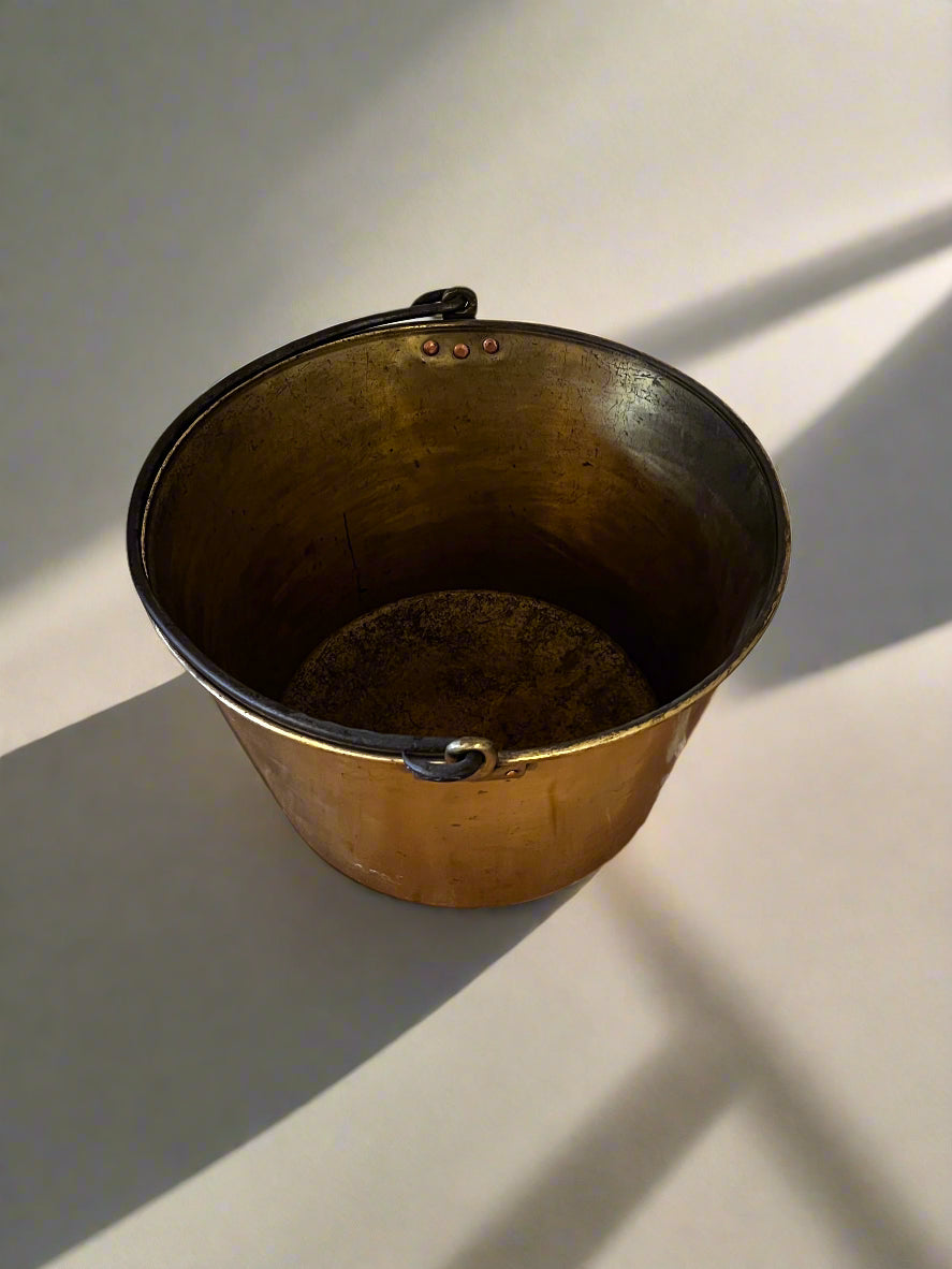 Antique Large Brass Handled Bucket/Pot MF269-4