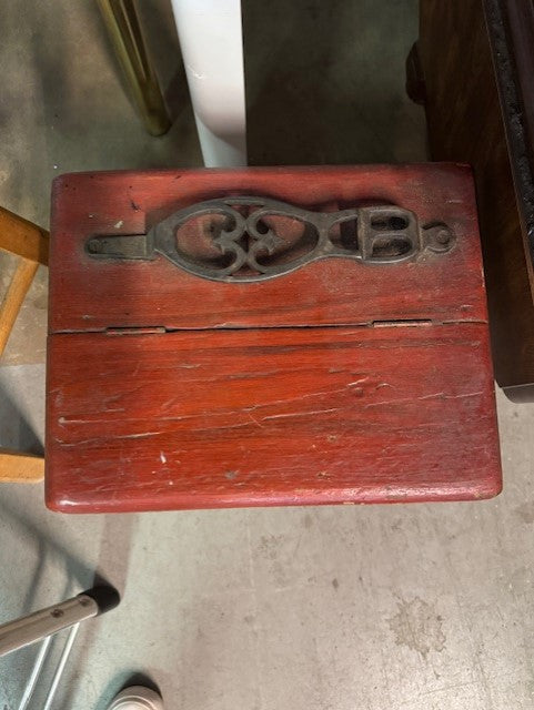 Vintage Shoe Shine Red Wood Box EK221-142