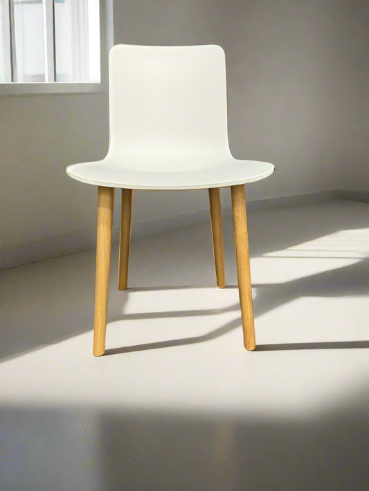 Vitra White w Wooden Legs Jasper Morrison HAL Wood Chair FFE258-152