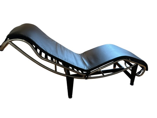 Le Corbusier LC4 Style Black Leather Chaise Chaise Longue Lounge KV232-71