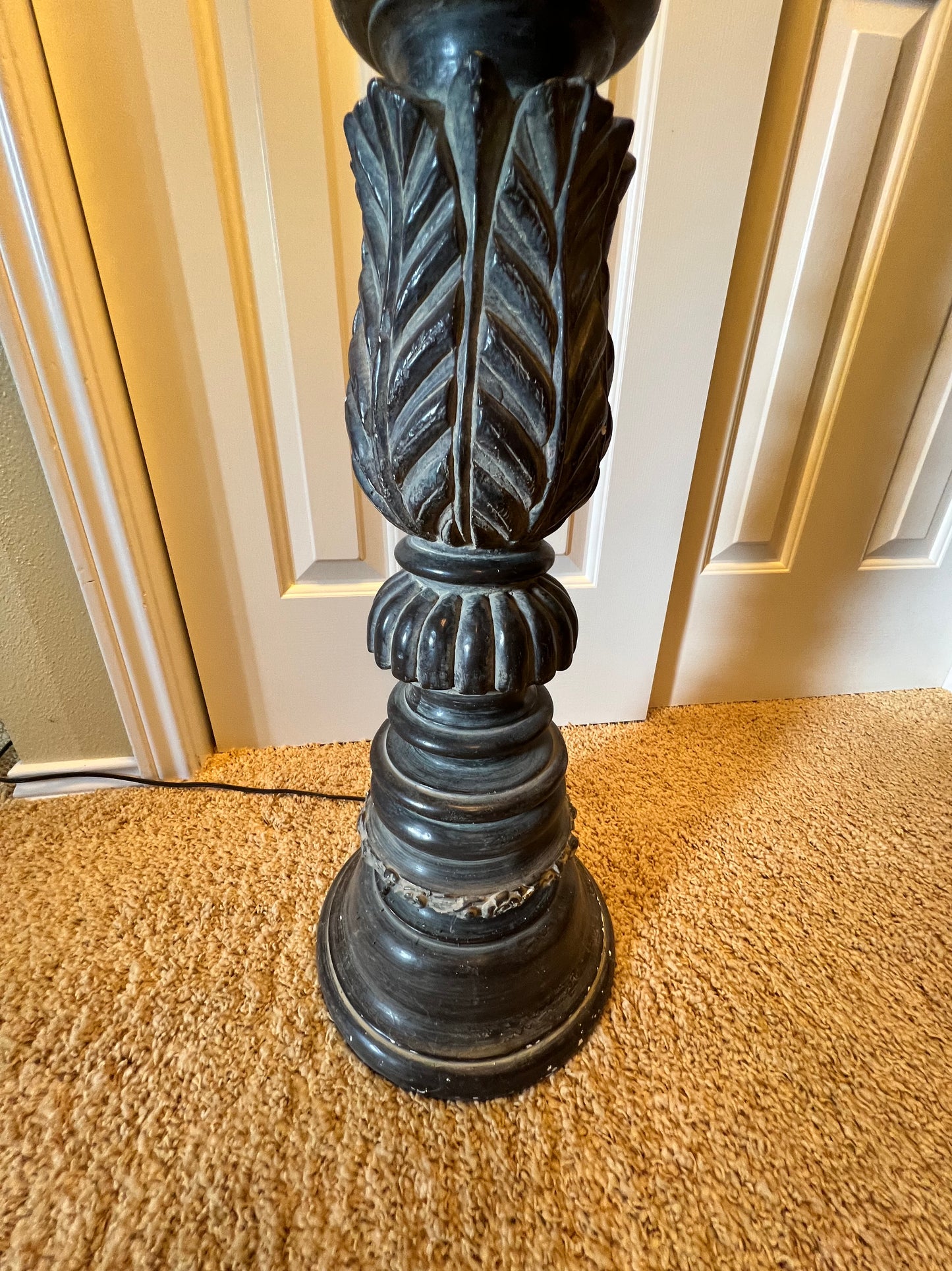 Traditional Acanthus Carved Column Floor Lamp PD138-26